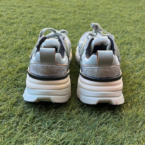 Nike V2K Run - Picture 3 of 5